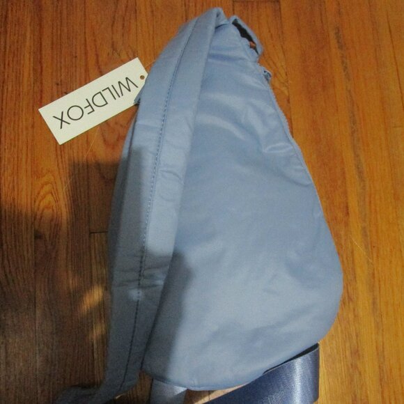 WILDFOX Blue Cloud Quilted Sling Pack flower flower puffer NWT backpack - Picture 6 of 11